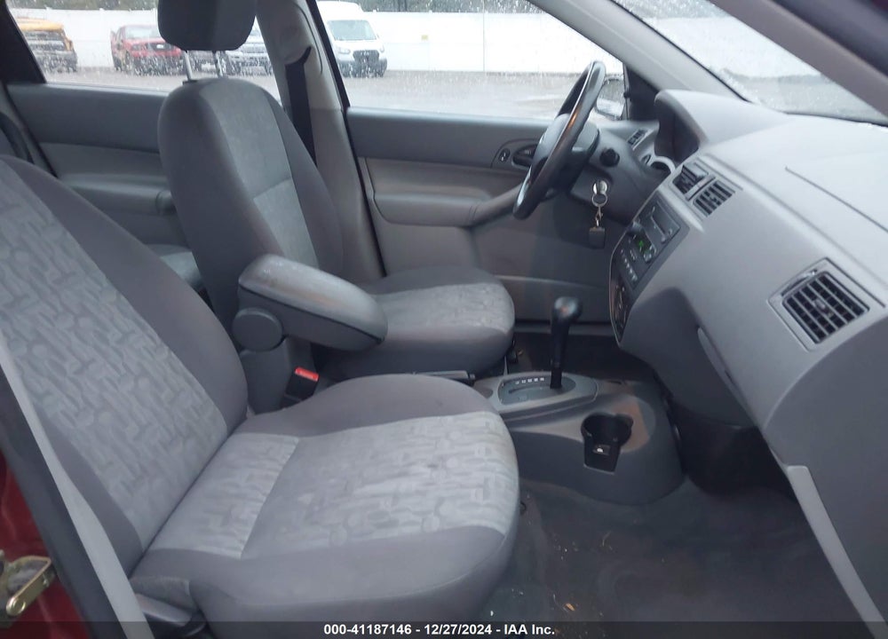 2005 FORD FOCUS ZX4 VIN: 1FAFP34N45W231538