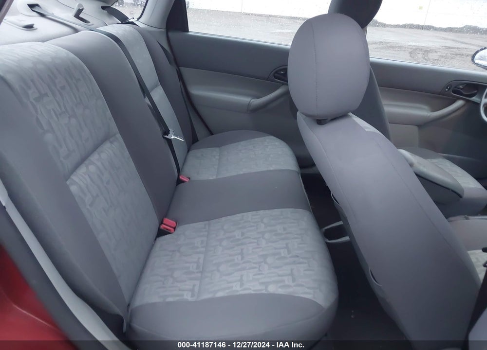 2005 FORD FOCUS ZX4 VIN: 1FAFP34N45W231538