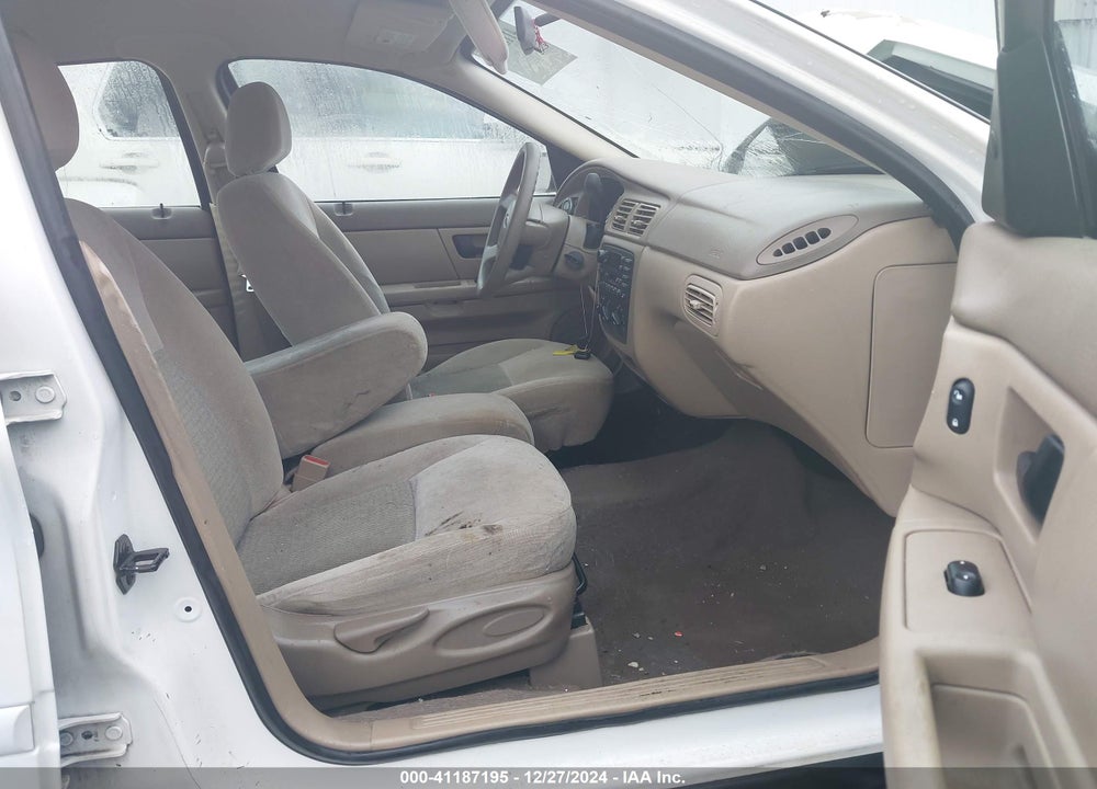 2005 FORD TAURUS SE VIN: 1FAFP53U95A269042