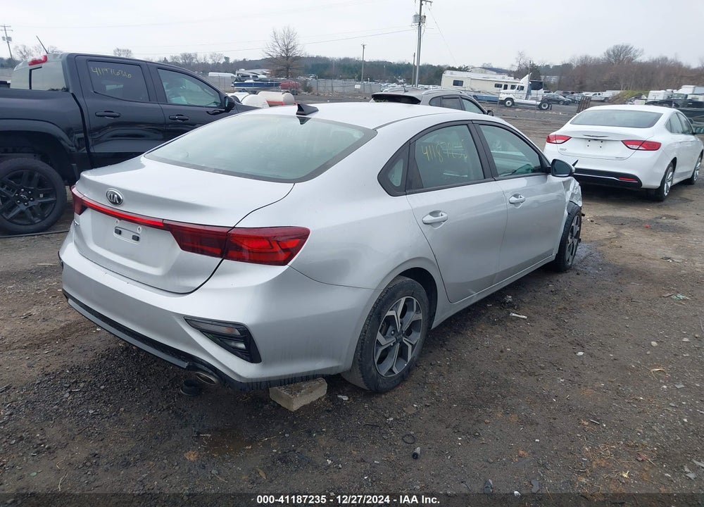2021 KIA FORTE VIN: 3KPF24AD7ME327859