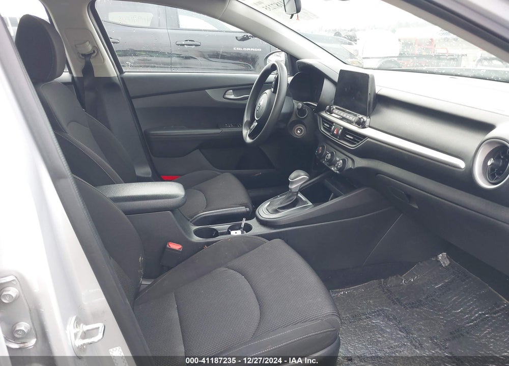 2021 KIA FORTE VIN: 3KPF24AD7ME327859
