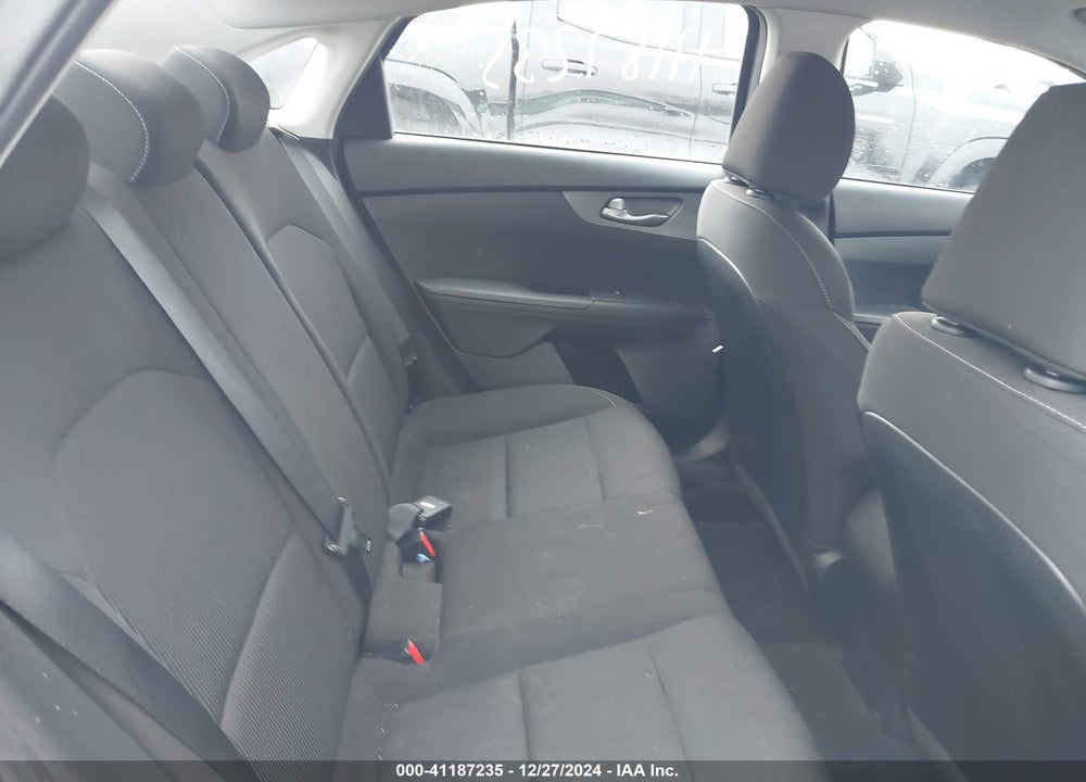 2021 KIA FORTE VIN: 3KPF24AD7ME327859