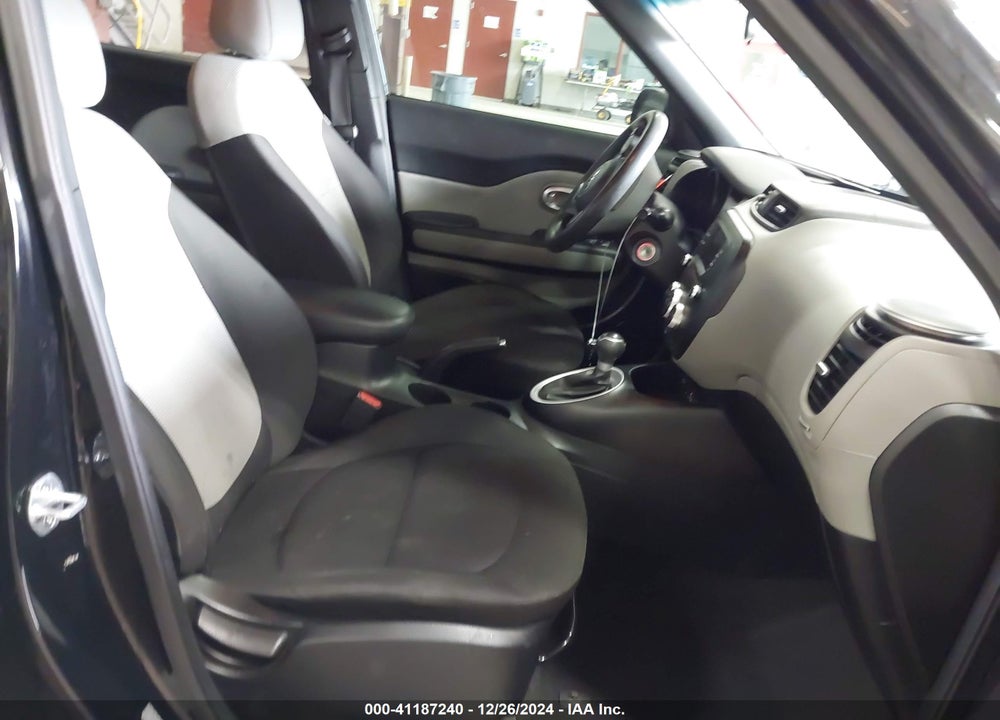 2017 KIA SOUL VIN: KNDJN2A22H7474441