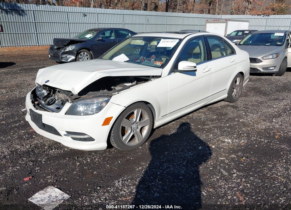 2011 MERCEDES-BENZ C CLASS VIN: WDDGF8BB3BR183540