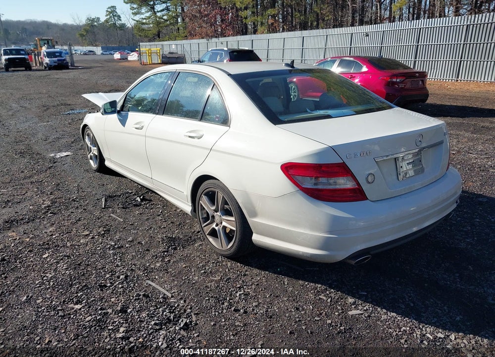 2011 MERCEDES-BENZ C CLASS VIN: WDDGF8BB3BR183540
