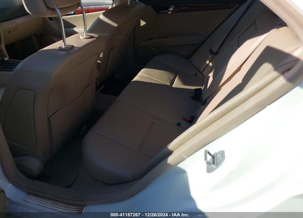2011 MERCEDES-BENZ C CLASS VIN: WDDGF8BB3BR183540