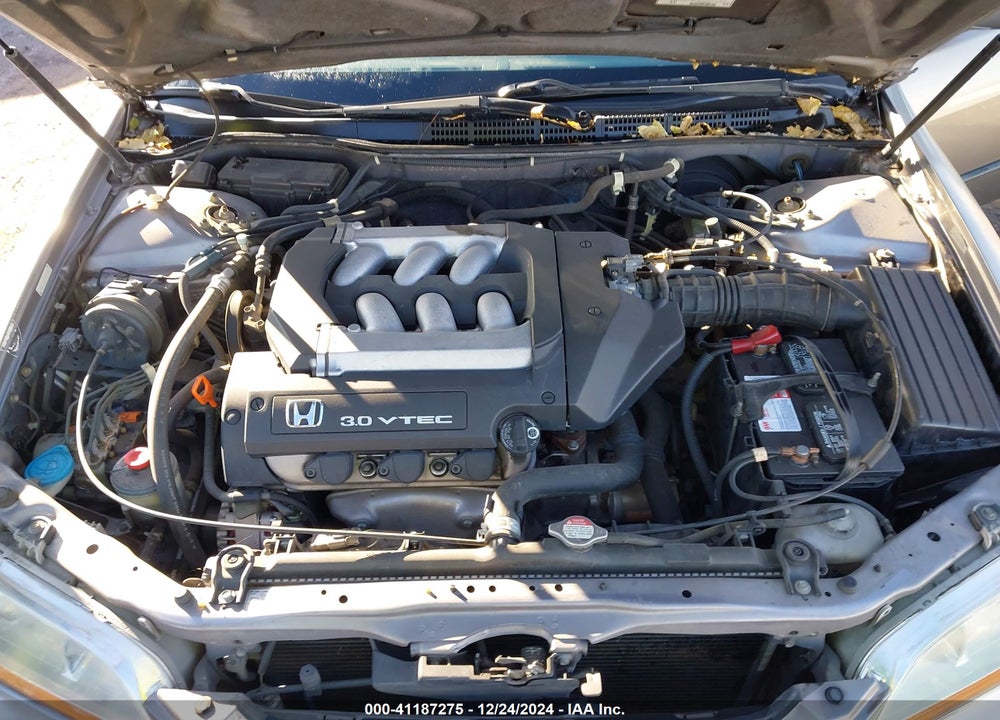 2000 HONDA ACCORD 3.0 LX VIN: 1HGCG1642YA078182