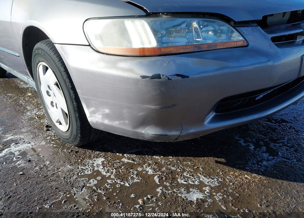 2000 HONDA ACCORD 3.0 LX VIN: 1HGCG1642YA078182