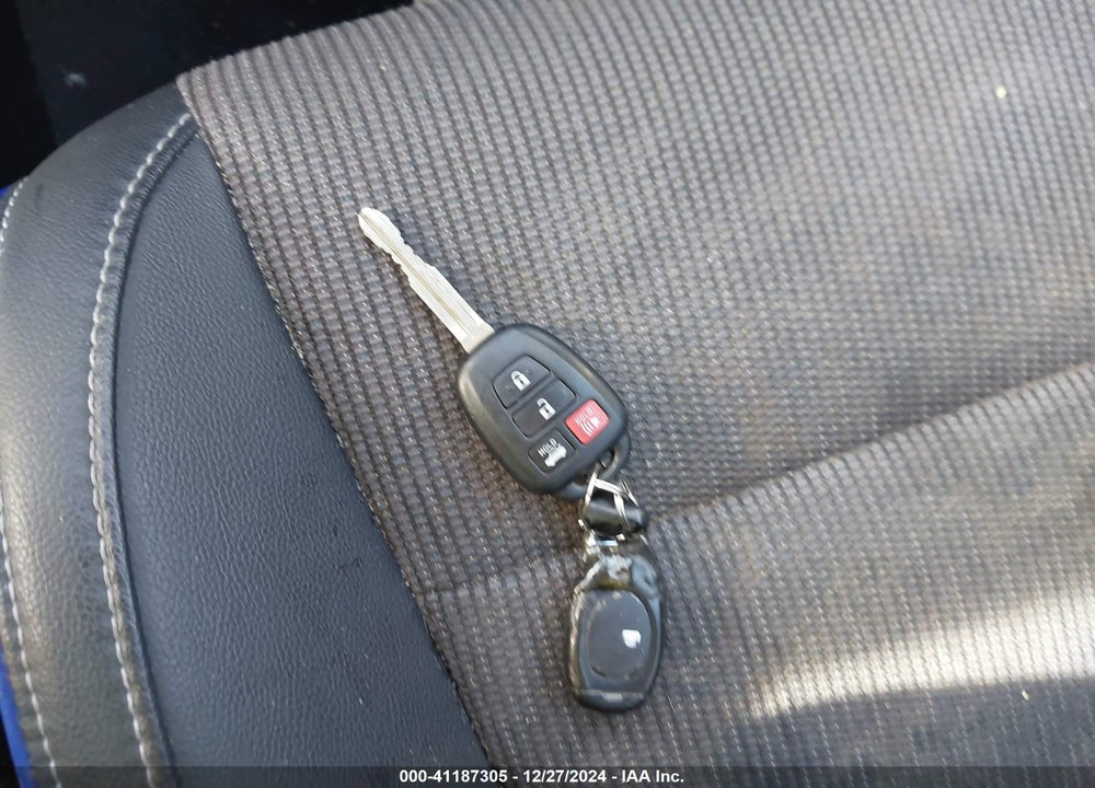 2018 TOYOTA COROLLA VIN: 2T1BURHE8JC013782