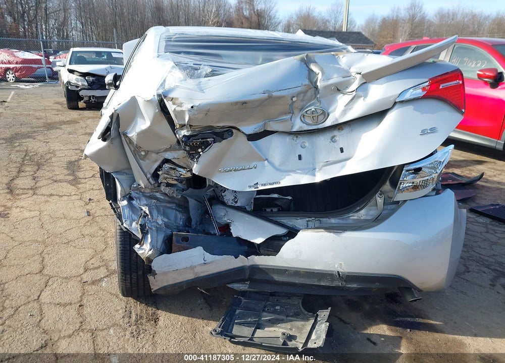 2018 TOYOTA COROLLA VIN: 2T1BURHE8JC013782