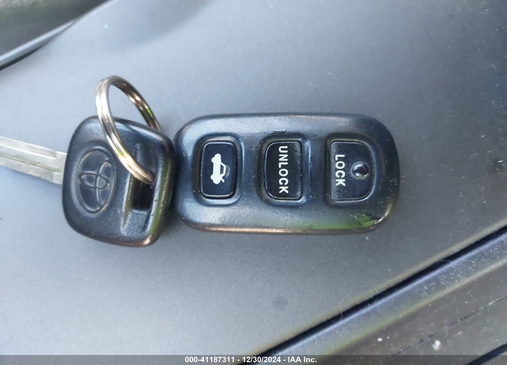 2003 TOYOTA CAMRY LE VIN: 4T1BE32K83U680524
