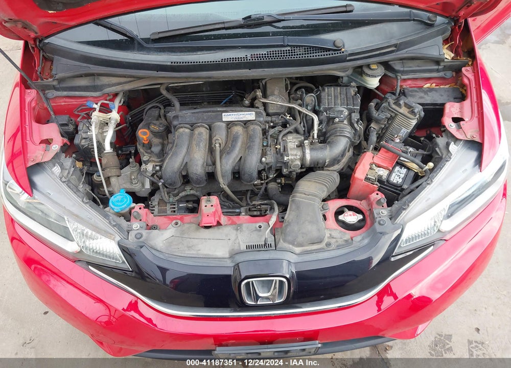 2015 HONDA FIT VIN: 3HGGK5H85FM733474