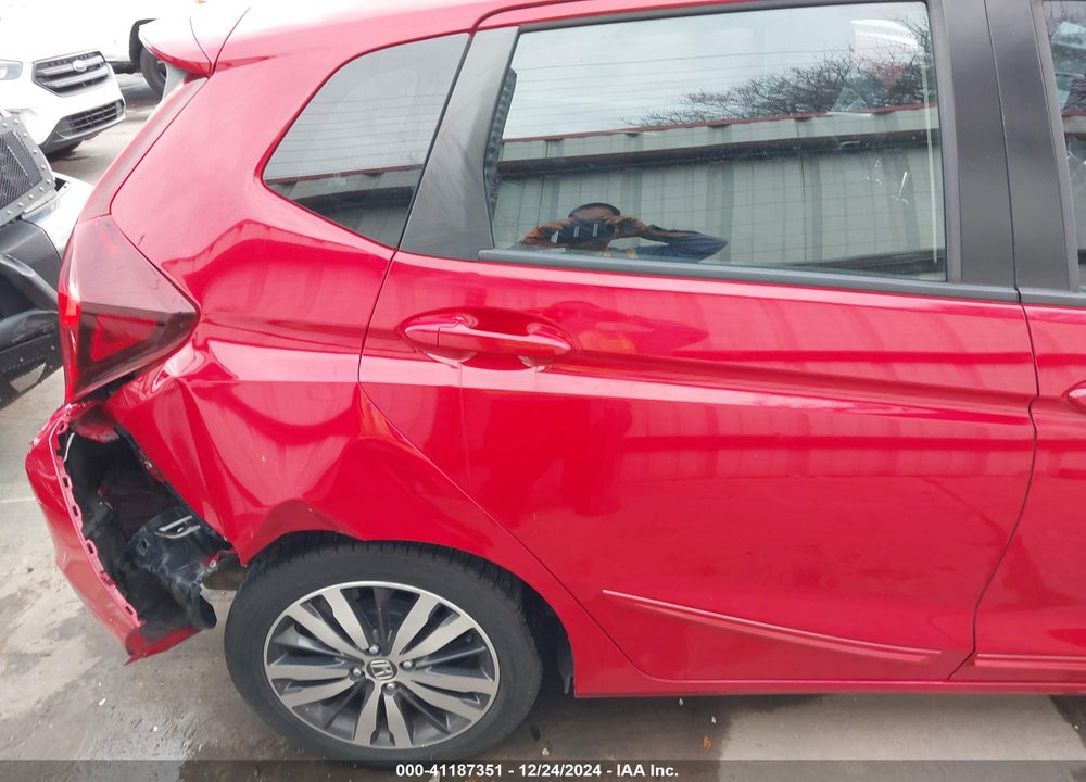 2015 HONDA FIT VIN: 3HGGK5H85FM733474