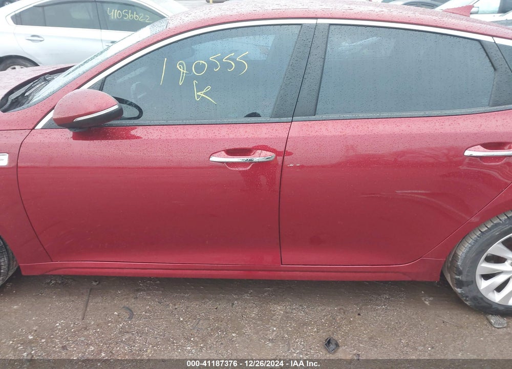 2018 KIA OPTIMA VIN: 5XXGT4L31JG190555