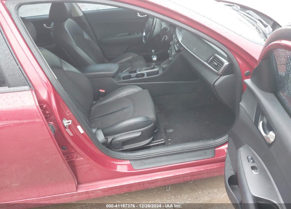 2018 KIA OPTIMA VIN: 5XXGT4L31JG190555