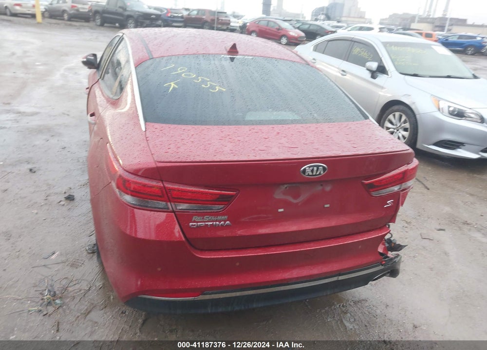 2018 KIA OPTIMA VIN: 5XXGT4L31JG190555