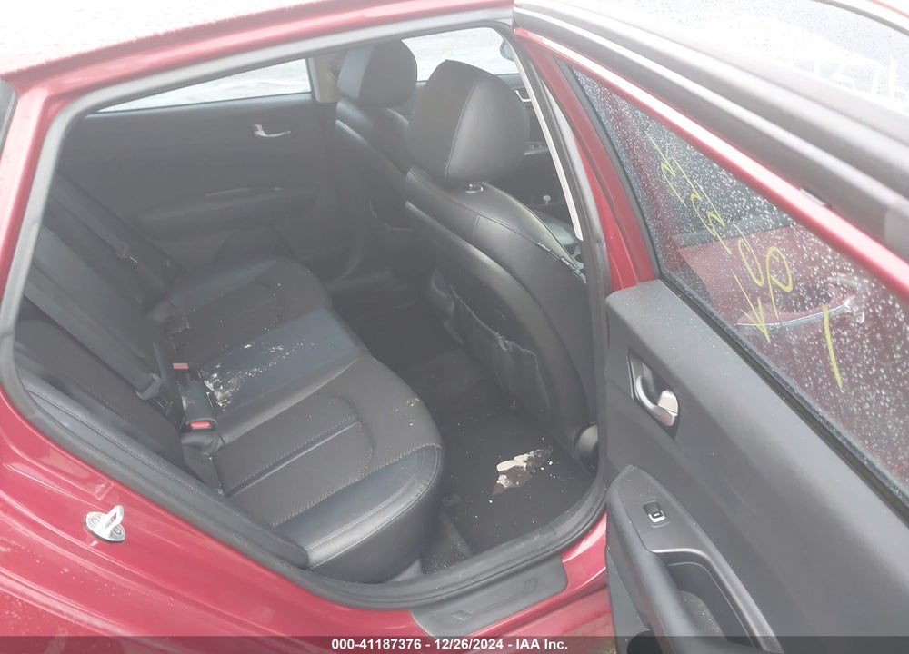 2018 KIA OPTIMA VIN: 5XXGT4L31JG190555