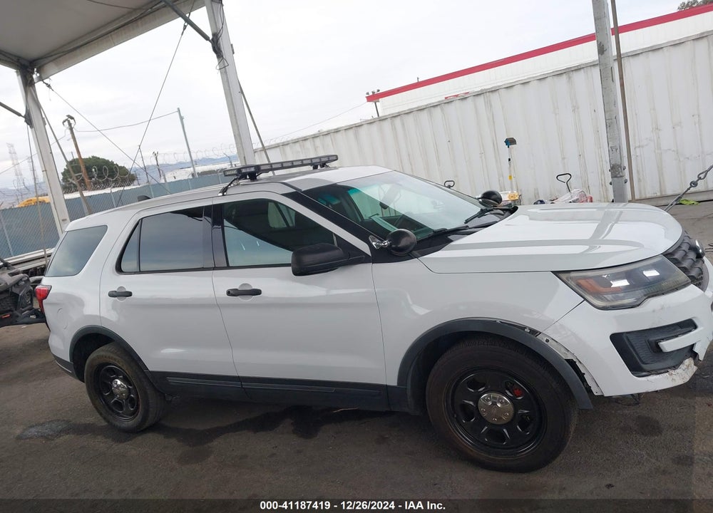 2018 FORD POLICE INTERCEPTOR VIN: 1FM5K8AR2JGA83933