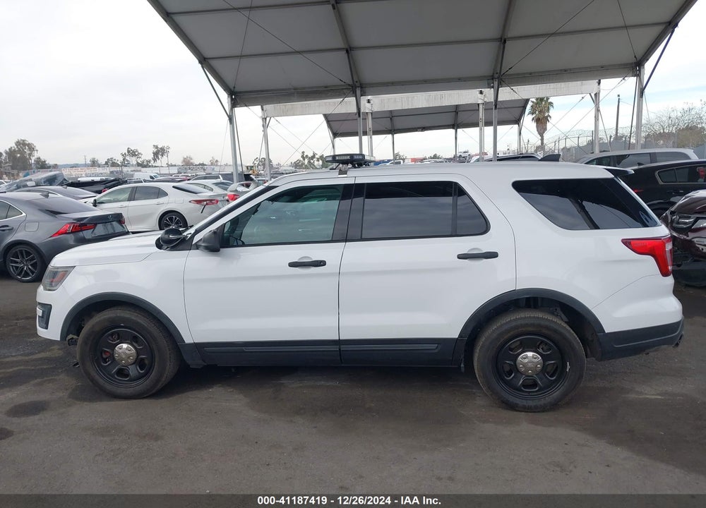 2018 FORD POLICE INTERCEPTOR VIN: 1FM5K8AR2JGA83933