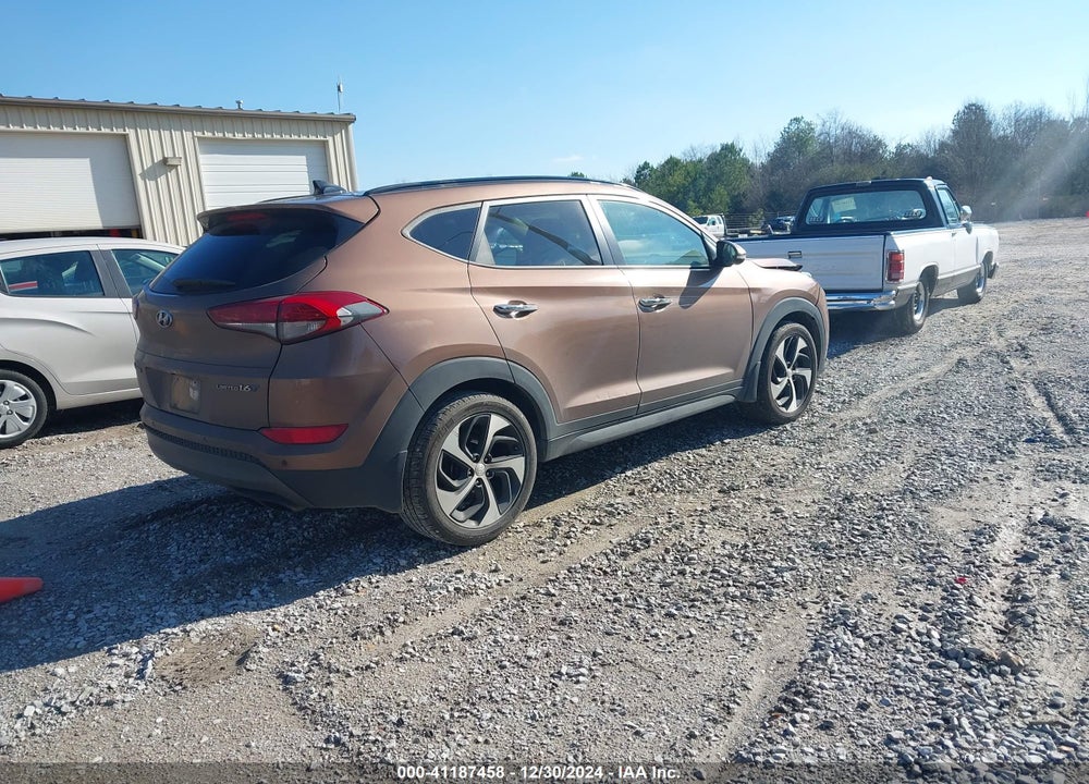2016 HYUNDAI TUCSON LIMITED VIN: KM8J33A29GU037821