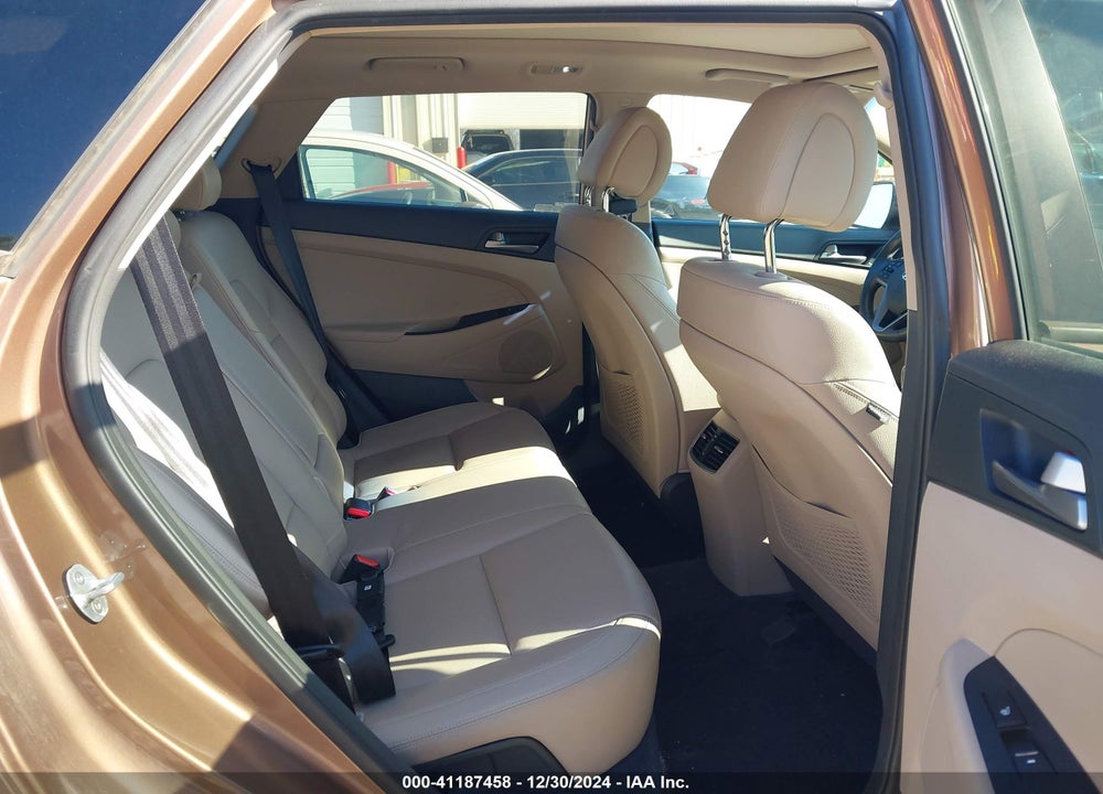 2016 HYUNDAI TUCSON LIMITED VIN: KM8J33A29GU037821