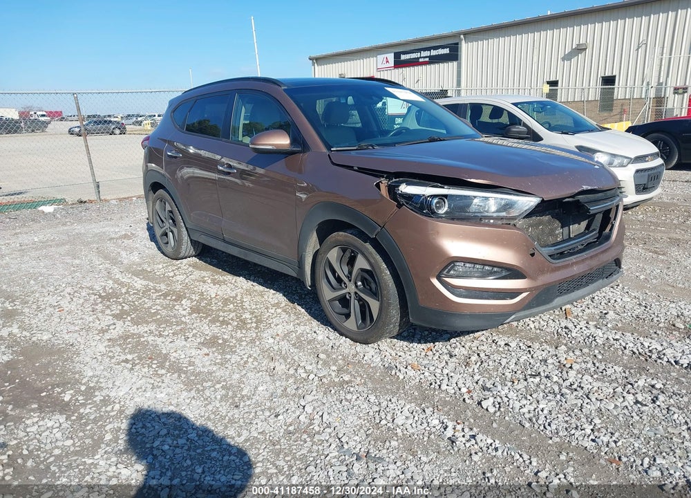 2016 HYUNDAI TUCSON LIMITED VIN: KM8J33A29GU037821
