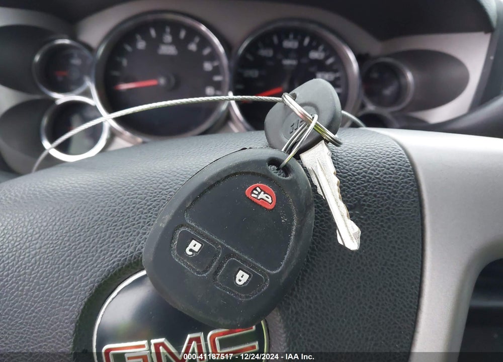 2008 GMC SIERRA 1500 VIN: 2GTEK13M181213253