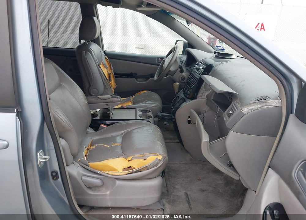 2004 TOYOTA SIENNA LE VIN: 5TDZA23C04S030995