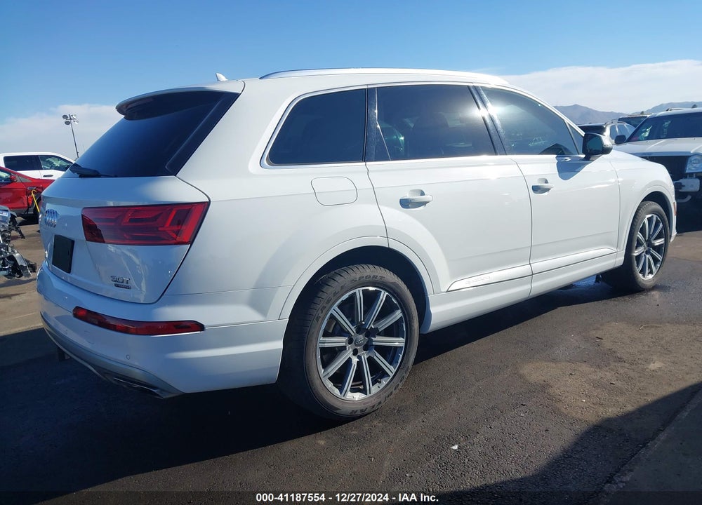 2017 AUDI Q7 3.0T PREMIUM VIN: WA1LAAF74HD034090