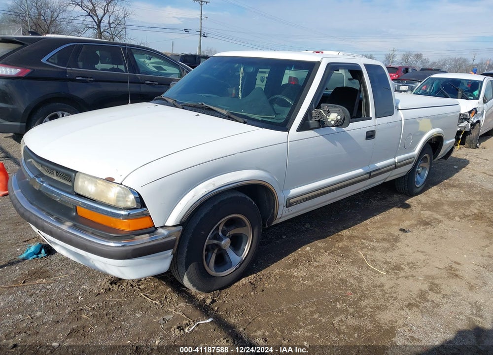 2001 CHEVROLET S-10 LS VIN: 1GCCS19W918130818