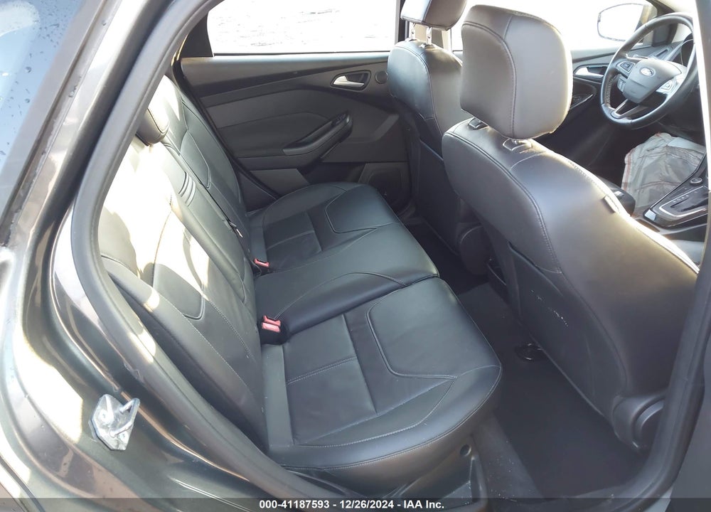 2015 FORD FOCUS VIN: 1FADP3N26FL215985