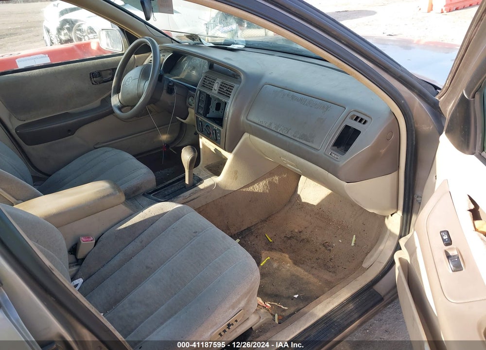 1998 TOYOTA AVALON XL VIN: 4T1BF18B0WU281930