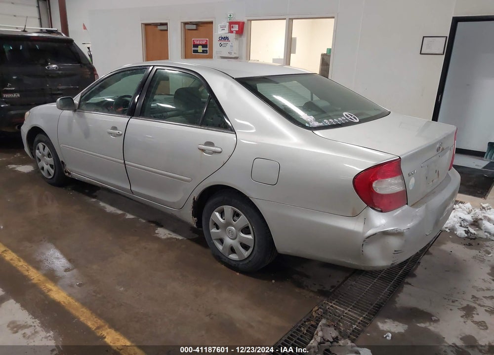 2002 TOYOTA CAMRY LE VIN: 4T1BE32K52U049826