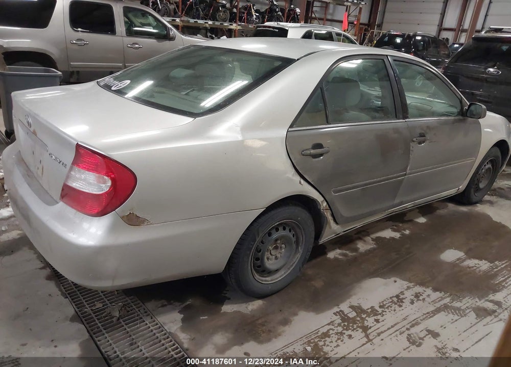 2002 TOYOTA CAMRY LE VIN: 4T1BE32K52U049826