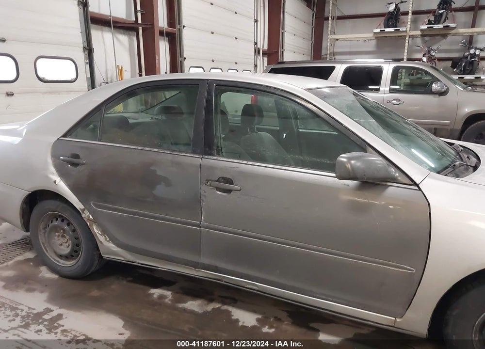 2002 TOYOTA CAMRY LE VIN: 4T1BE32K52U049826