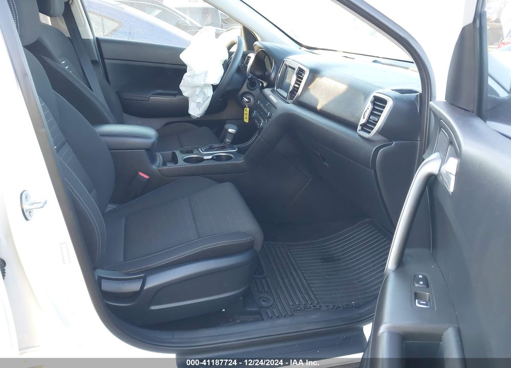 2018 KIA SPORTAGE LX VIN: KNDPM3AC2J7337338