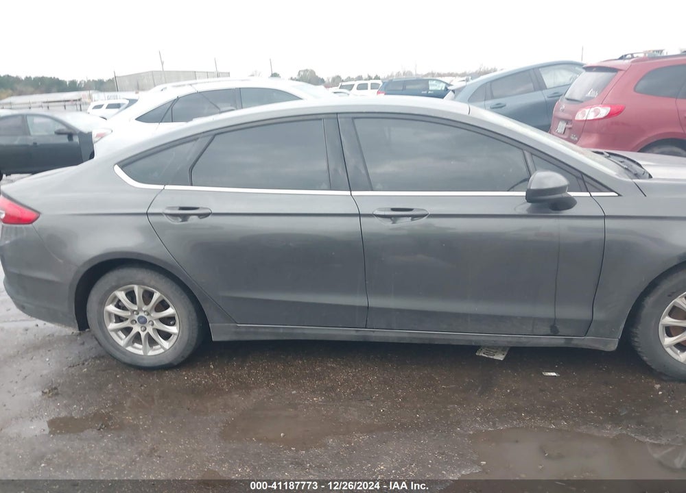 2017 FORD FUSION VIN: 3FA6P0G70HR175133