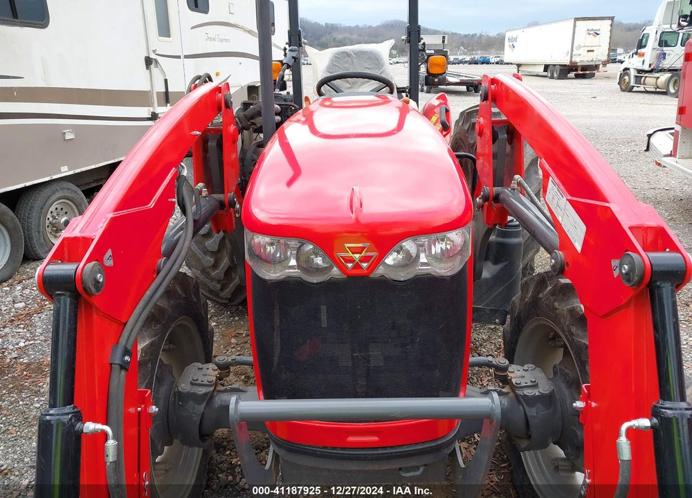 2021 MASSEY FERGUSON 2606H TRACTOR VIN: B3EF1YL1284836