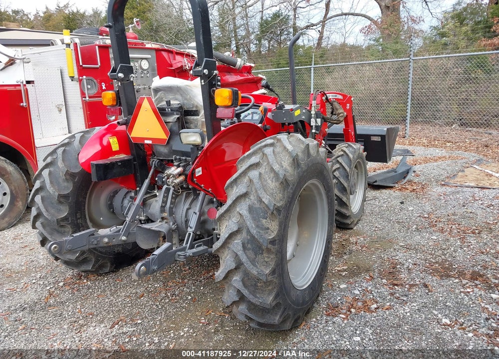 2021 MASSEY FERGUSON 2606H TRACTOR VIN: B3EF1YL1284836