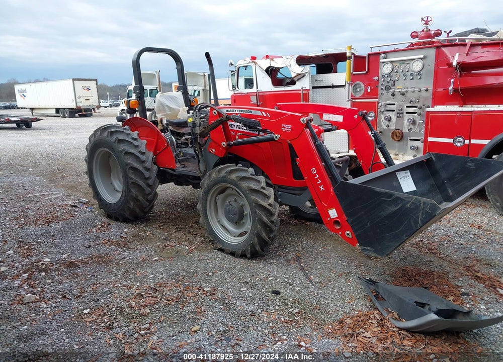 2021 MASSEY FERGUSON 2606H TRACTOR VIN: B3EF1YL1284836