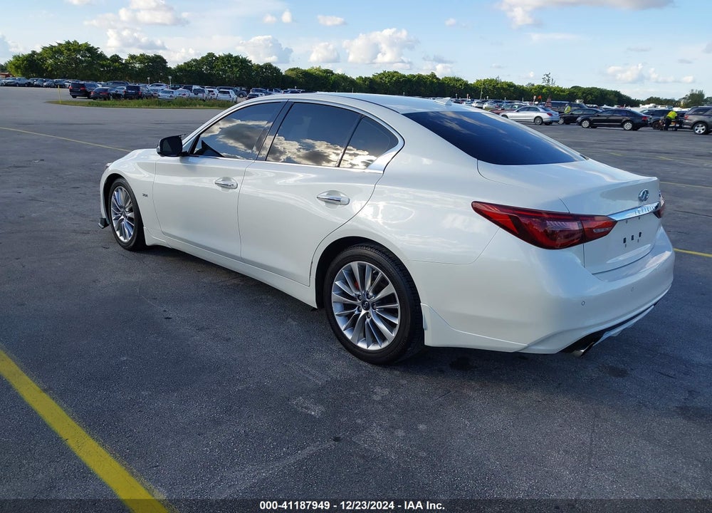2018 INFINITI Q50 3.0T LUXE VIN: JN1EV7AP9JM360182