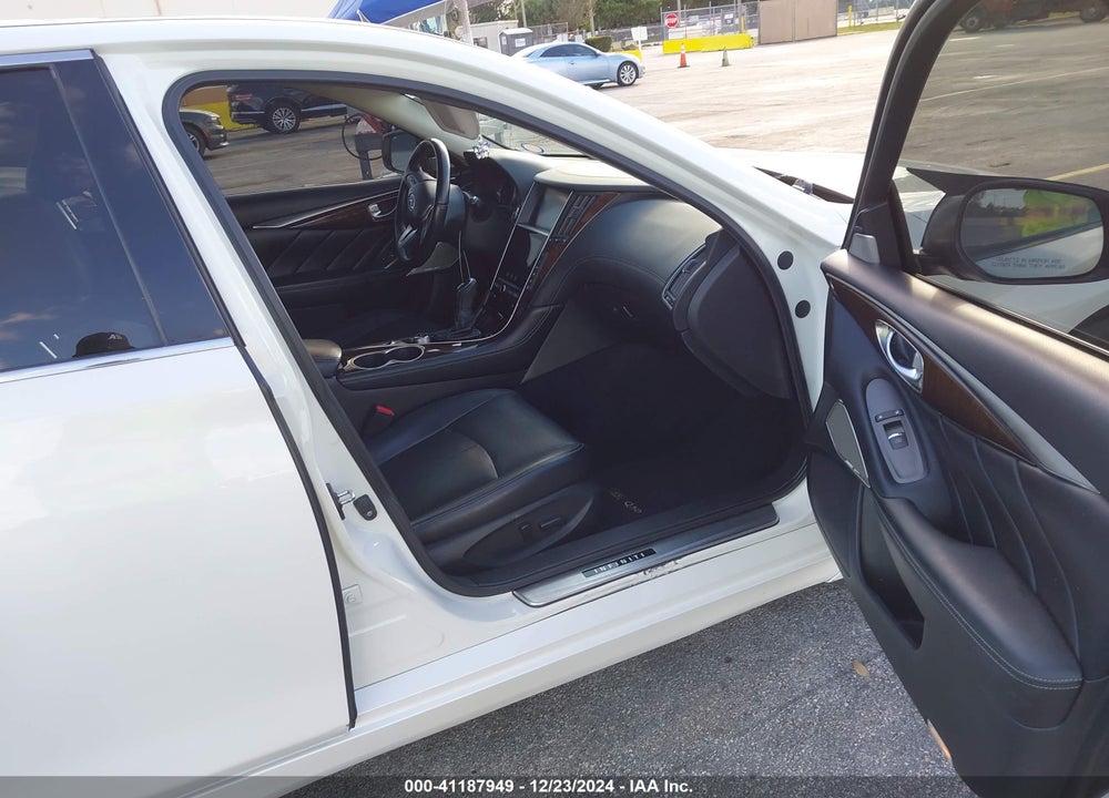 2018 INFINITI Q50 3.0T LUXE VIN: JN1EV7AP9JM360182