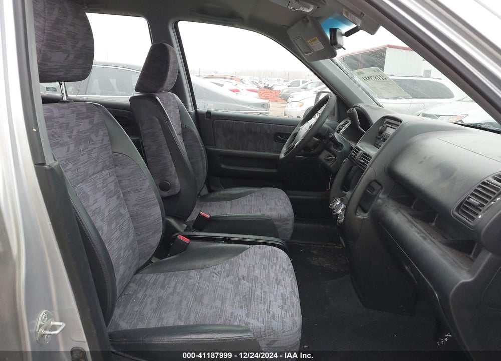 2003 HONDA CR-V LX VIN: JHLRD684X3C018100