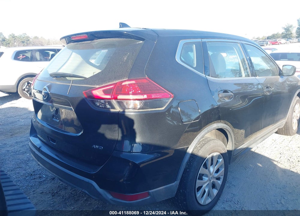 2017 NISSAN ROGUE S VIN: KNMAT2MV7HP555642