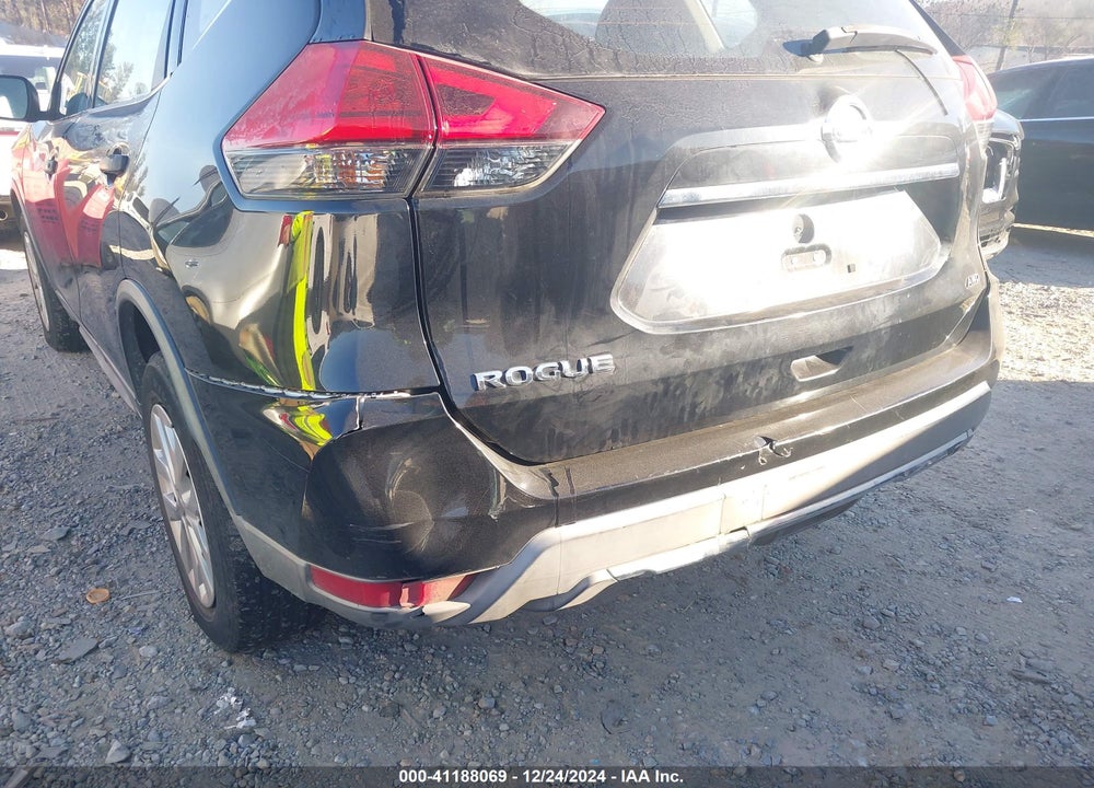 2017 NISSAN ROGUE S VIN: KNMAT2MV7HP555642