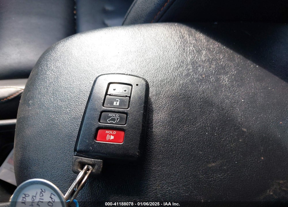 2016 TOYOTA RAV4 VIN: JTMNFREV0GD081582