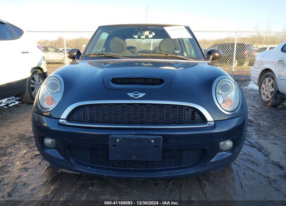 2007 MINI COOPER S VIN: WMWMF73587TL86852