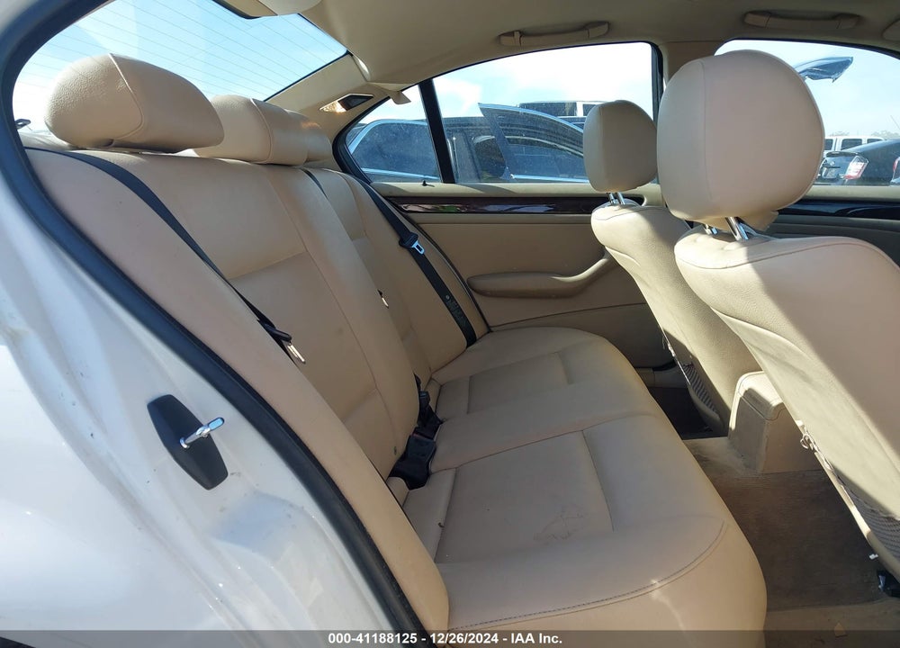 2005 BMW 325I VIN: WBAET37425NJ88647