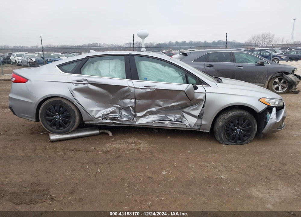 2020 FORD FUSION VIN: 3FA6P0G76LR108495