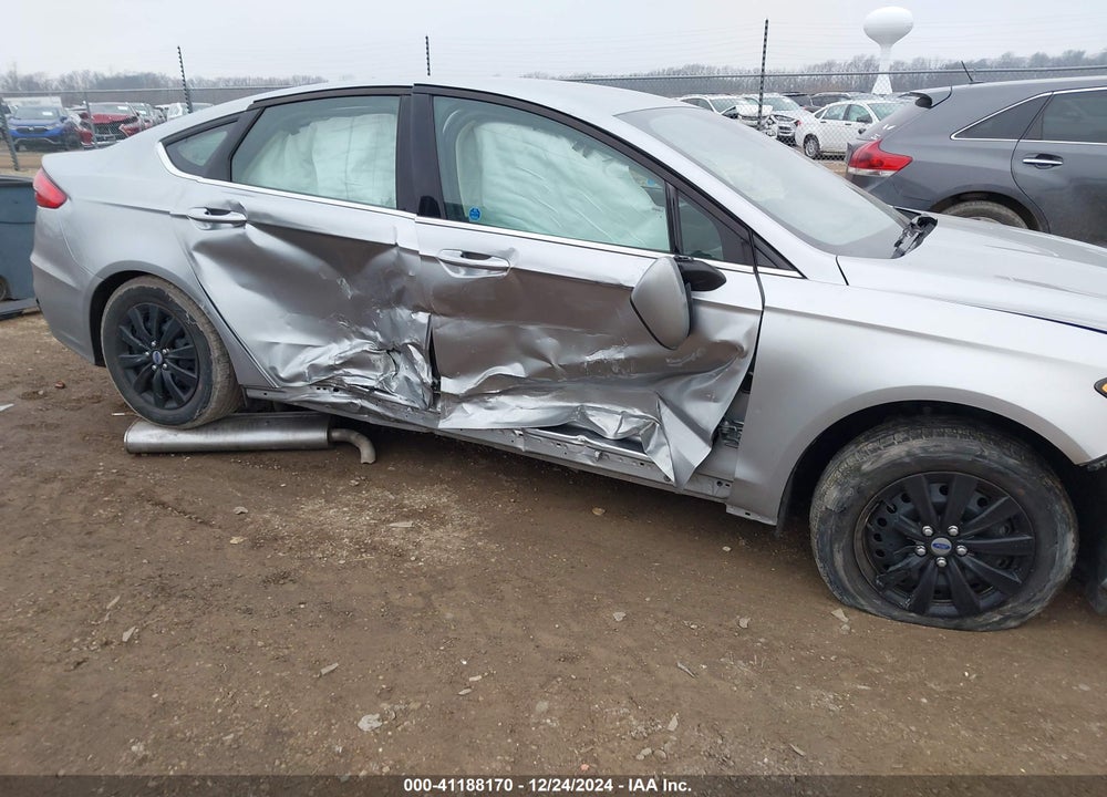2020 FORD FUSION VIN: 3FA6P0G76LR108495